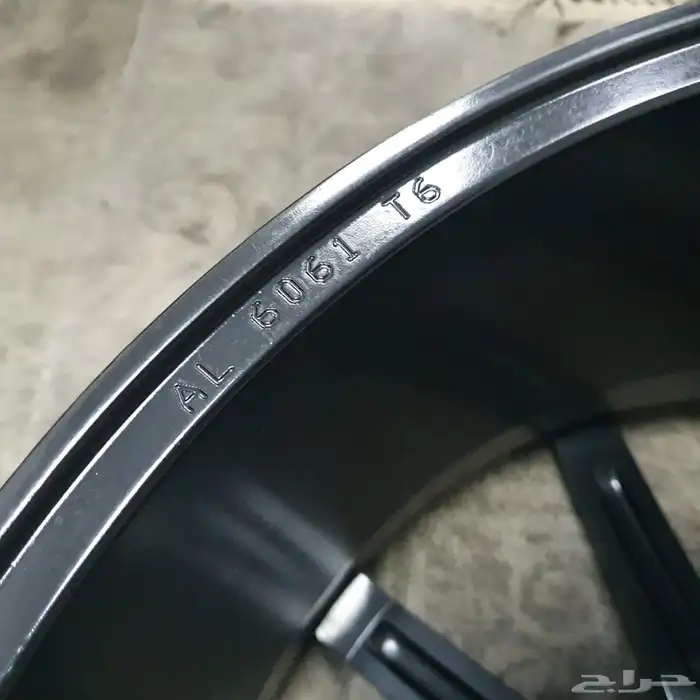 جناح كاربون جي كلاس BRABUS برابوس غطاء سبير 52