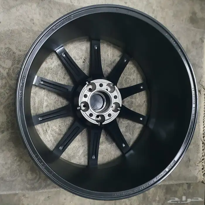 جناح كاربون جي كلاس BRABUS برابوس غطاء سبير 46