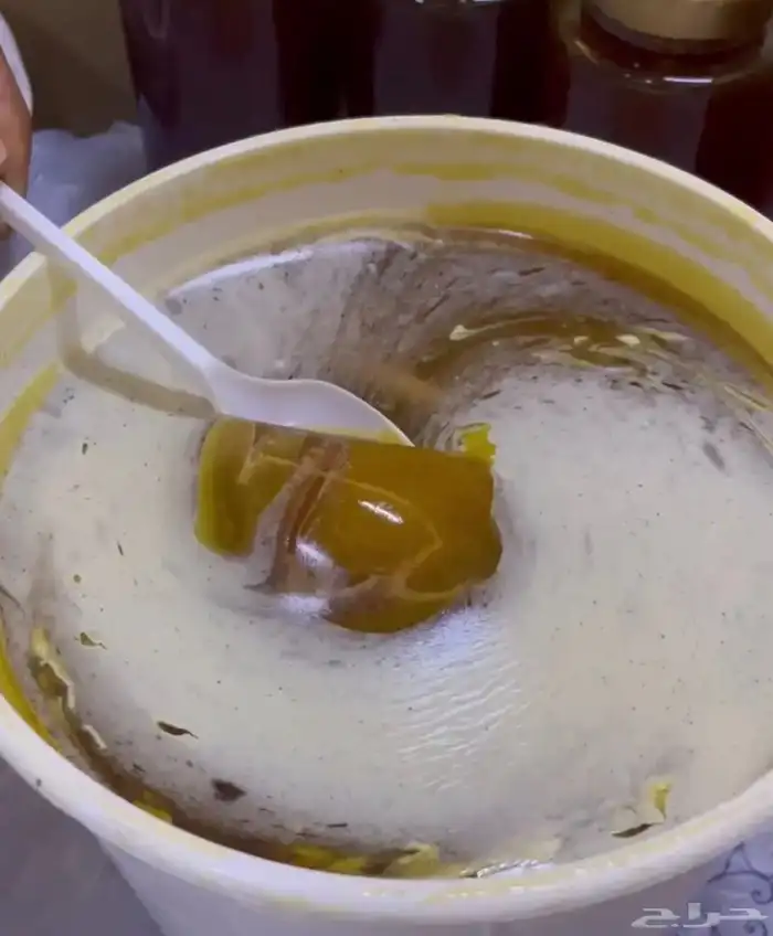 عسل السدر رجال المع عسل انا المسائل عن جودته امام الله 4