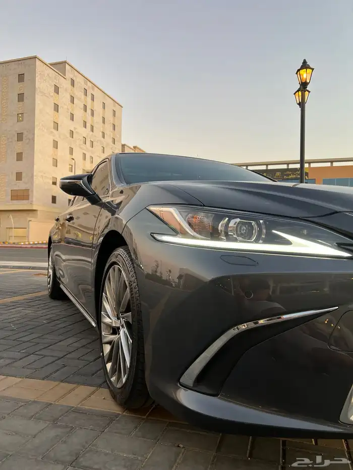 ( مباع ) لكزس ES350cc موديل 2023 ( مخزن ممشى قليل ) 10