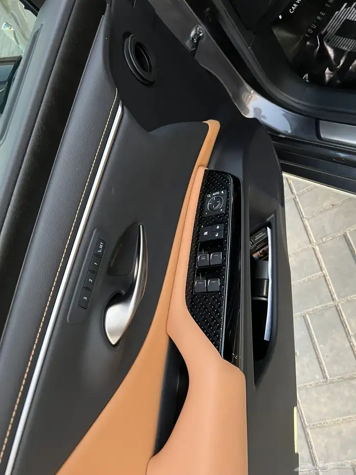 ( مباع ) لكزس ES350cc موديل 2023 ( مخزن ممشى قليل ) 17
