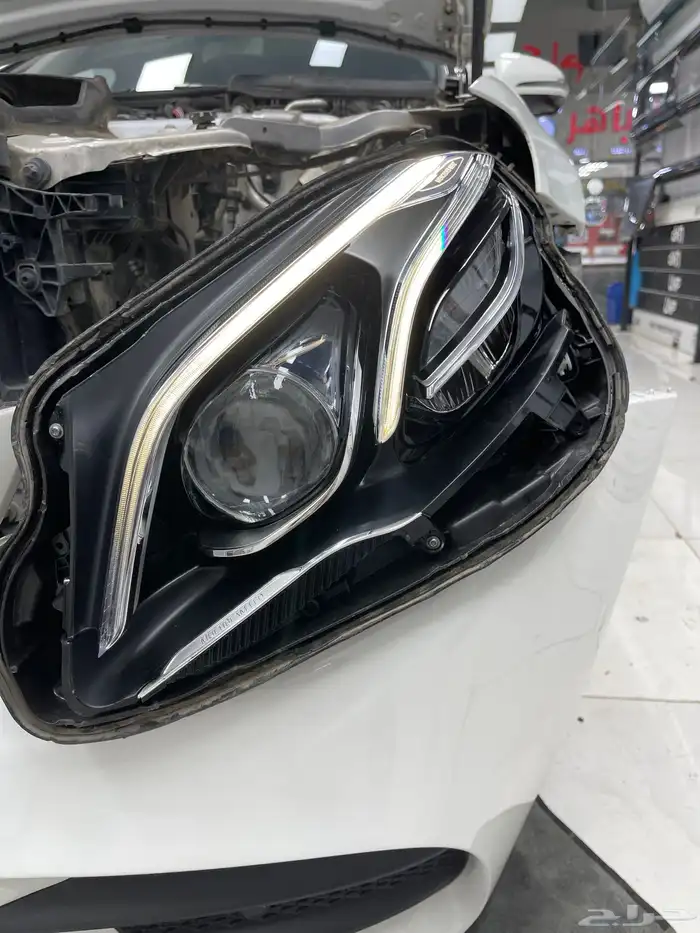 اصلاح وصيانه ليد مرسيدس بينز E300 2