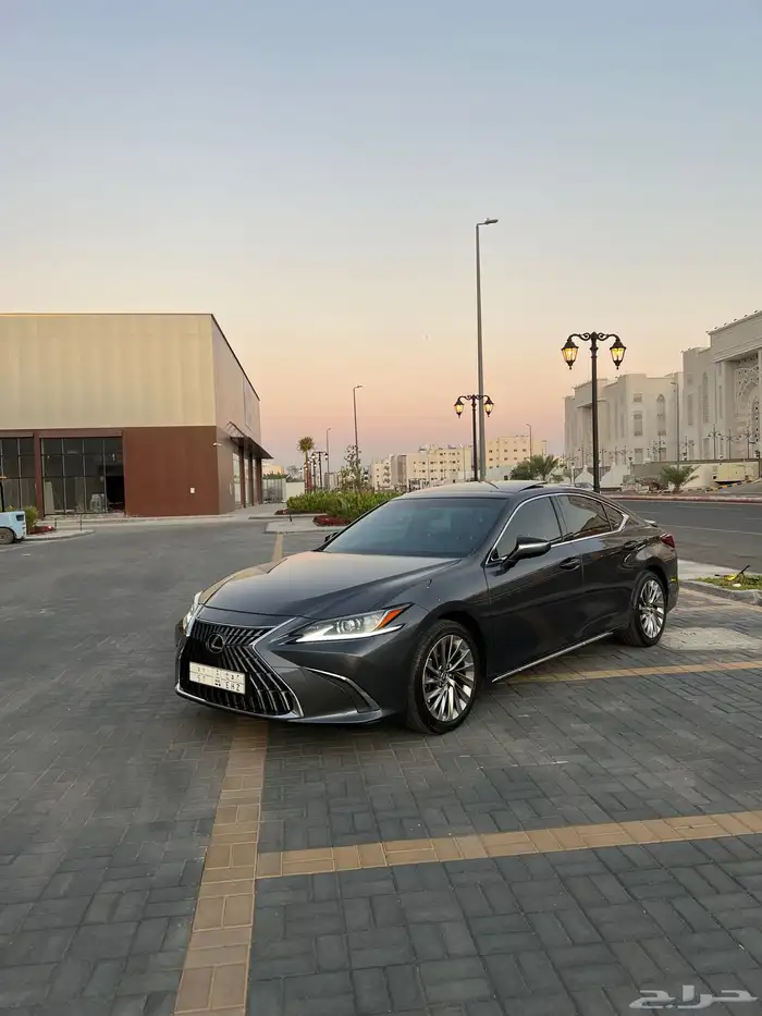 ( مباع ) لكزس ES350cc موديل 2023 ( مخزن ممشى قليل ) 9