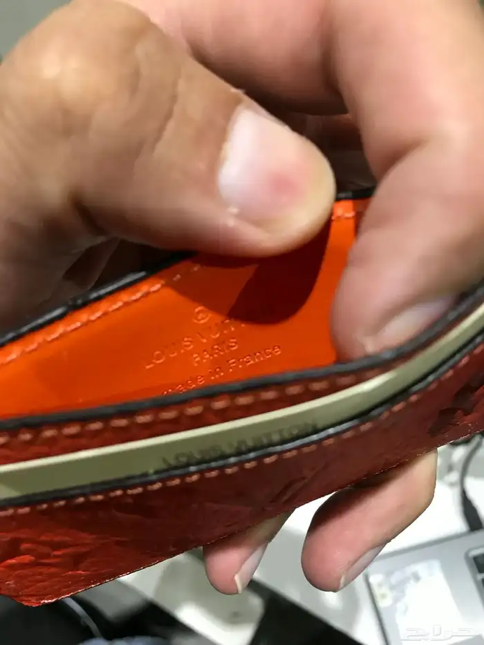محافظ LV كوبي 2