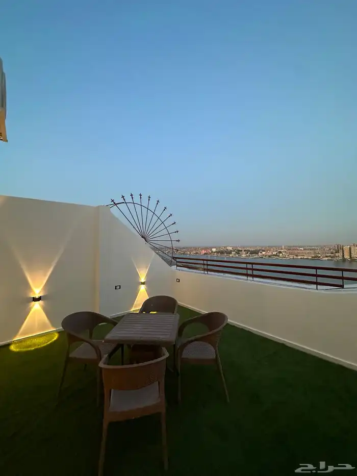 شقة بالقاهرة على النيل للبيع او للايجار 0