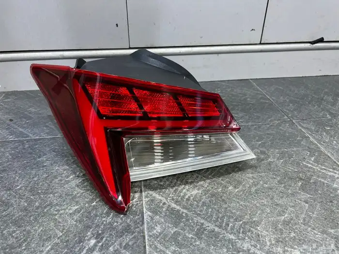النترا 2025 اسطب خلفي يسار LED 0