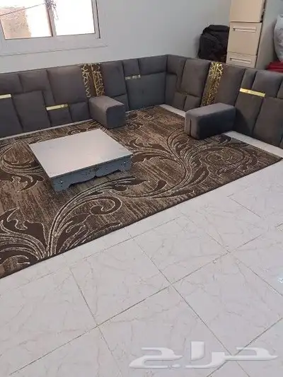 مجلس ارضي كنب مع فرشه نضيف جدآ 2