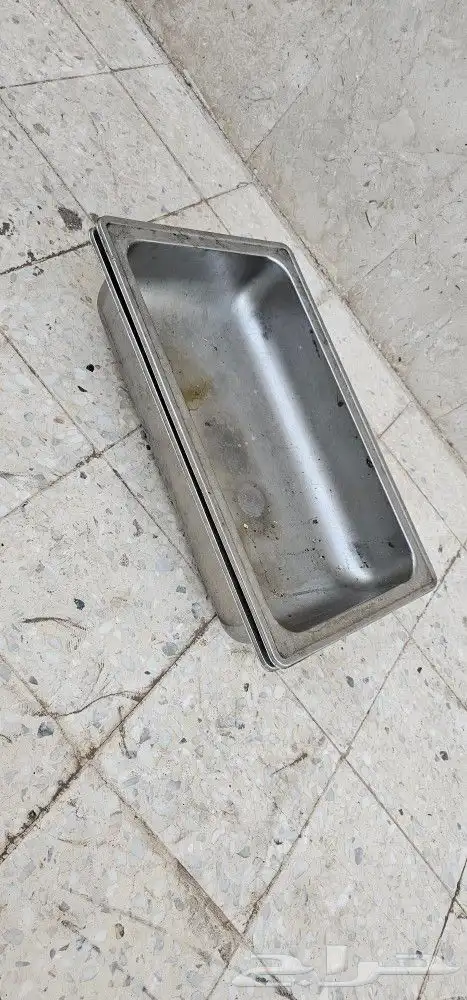 عدة واغراض مطعم 0