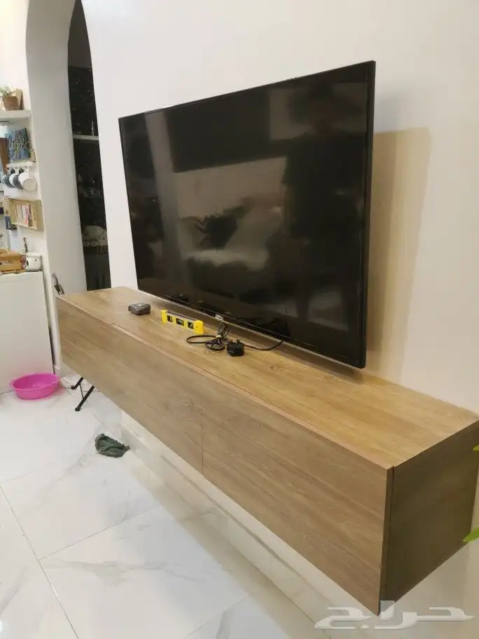 طاولات شاشة جداري جديد علي حسب الطلب 0