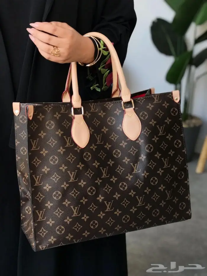 تكشيلة كبيرة شنطات ماركة لويس LV شنطة فويتون كبيرة شنط صغيرة 5