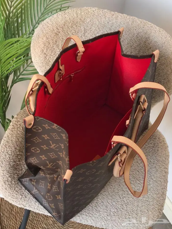 تكشيلة كبيرة شنطات ماركة لويس LV شنطة فويتون كبيرة شنط صغيرة 17