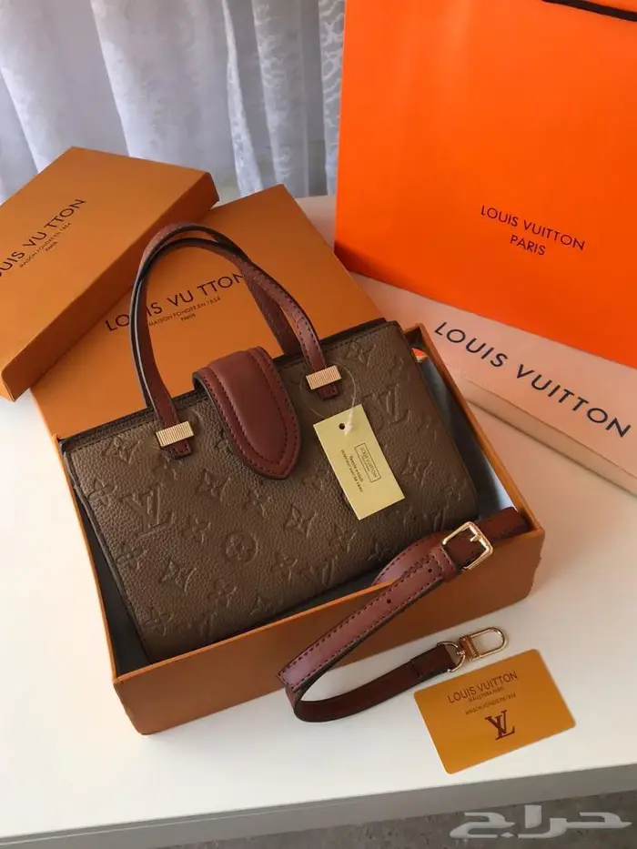 تكشيلة كبيرة شنطات ماركة لويس LV شنطة فويتون كبيرة شنط صغيرة 53