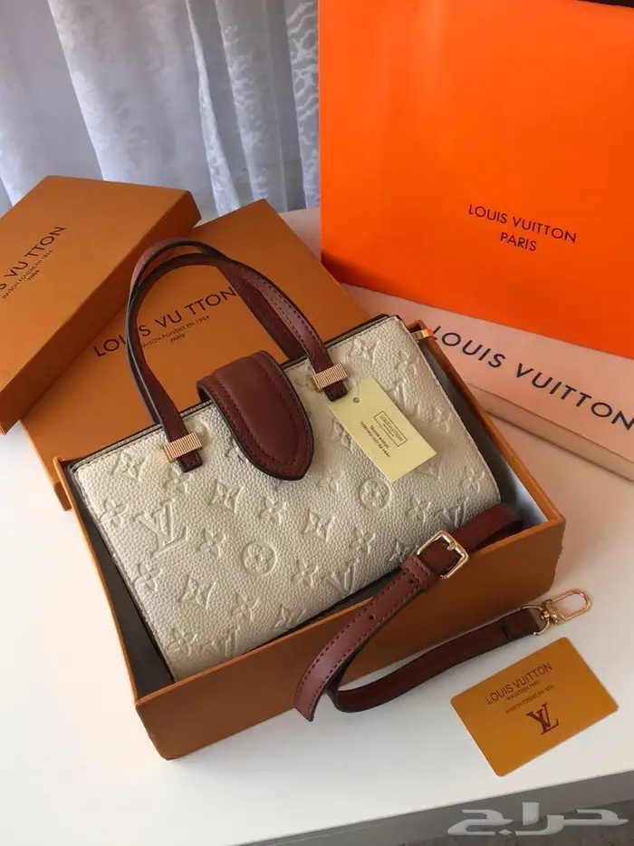 تكشيلة كبيرة شنطات ماركة لويس LV شنطة فويتون كبيرة شنط صغيرة 57