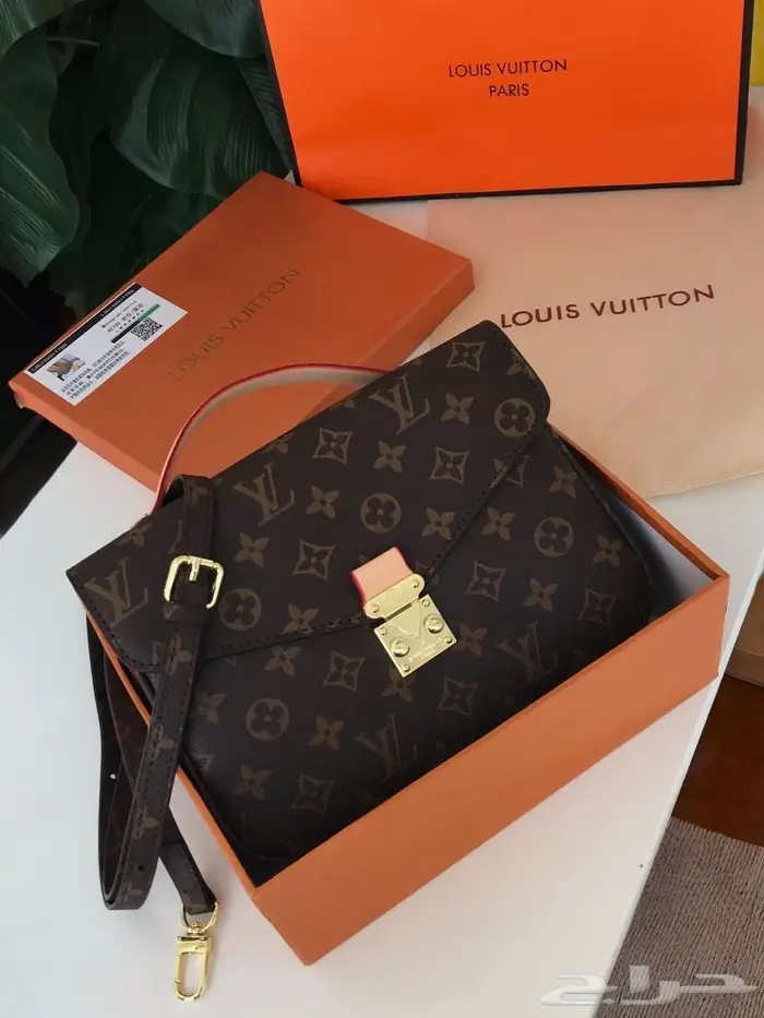 تكشيلة كبيرة شنطات ماركة لويس LV شنطة فويتون كبيرة شنط صغيرة 25