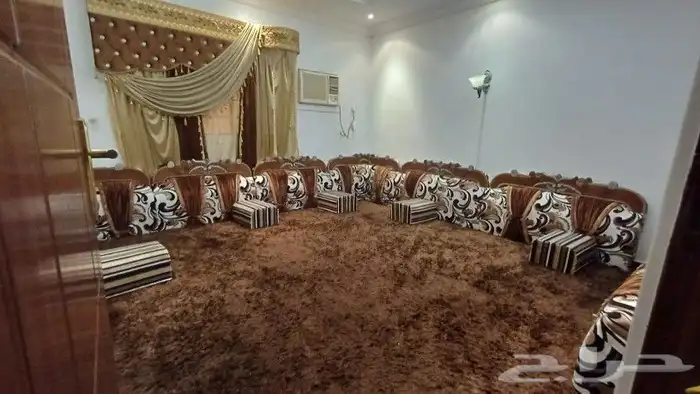 مساند مع 5 تكايات مع الستارة 0