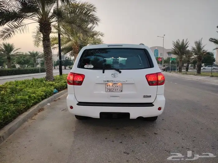 معرض الوسام الجديد للسيارات المميزه ونادرة بالجبيل 34