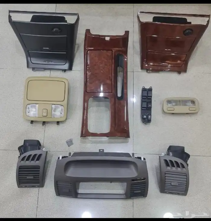 القطع الداخليه للسيارات ريش مكيف وفرميكه جير و شماسات وغيره. 60