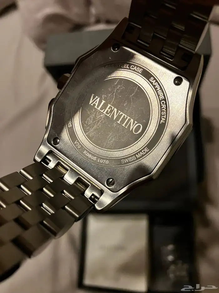 ساعة فالنتينو شبه جديده اصلية valentino watch 3