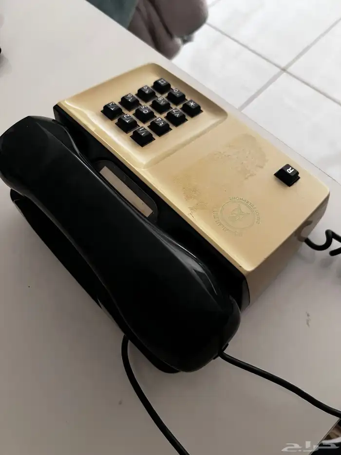 الهاتف السعودي القديم بحاله ممتازه مطلوب اعلى سعر للجادين 0