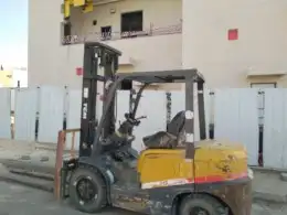 فوركلفت رافعه شوكية للايجار 1