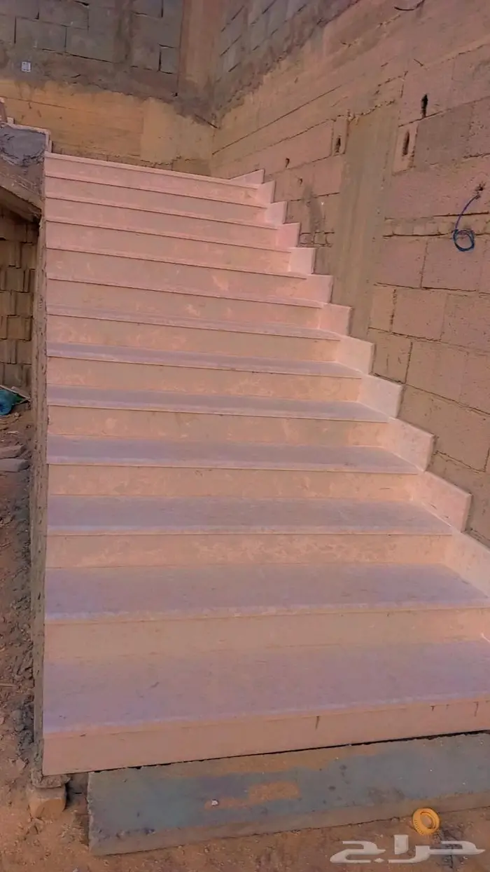 معلم بلاط وسيراميك ورخام تسليم هندسي 0