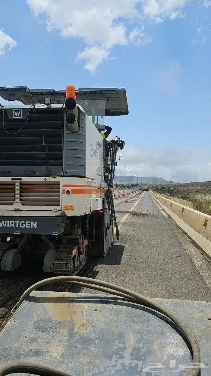 قشاطه مع مكنسه مترين للايجار يومي او بلمتر 2