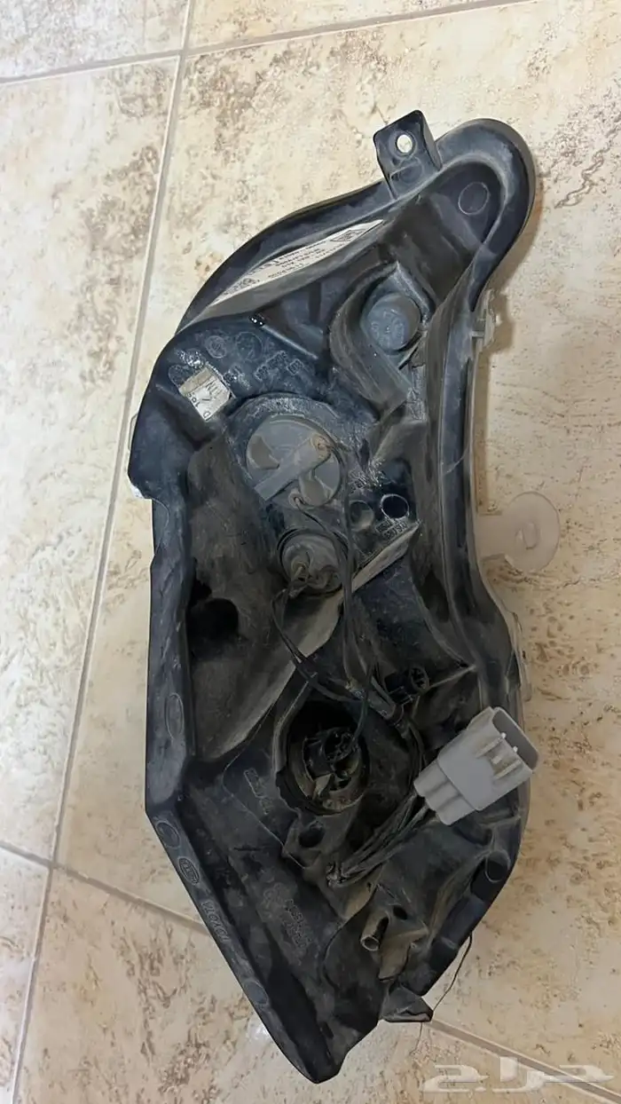 قطع مستعمله نظيفه فورد 2000وكامري 2006 6