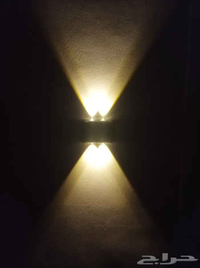 كشافات طاقه شمسيه للاسوار والجدران 2