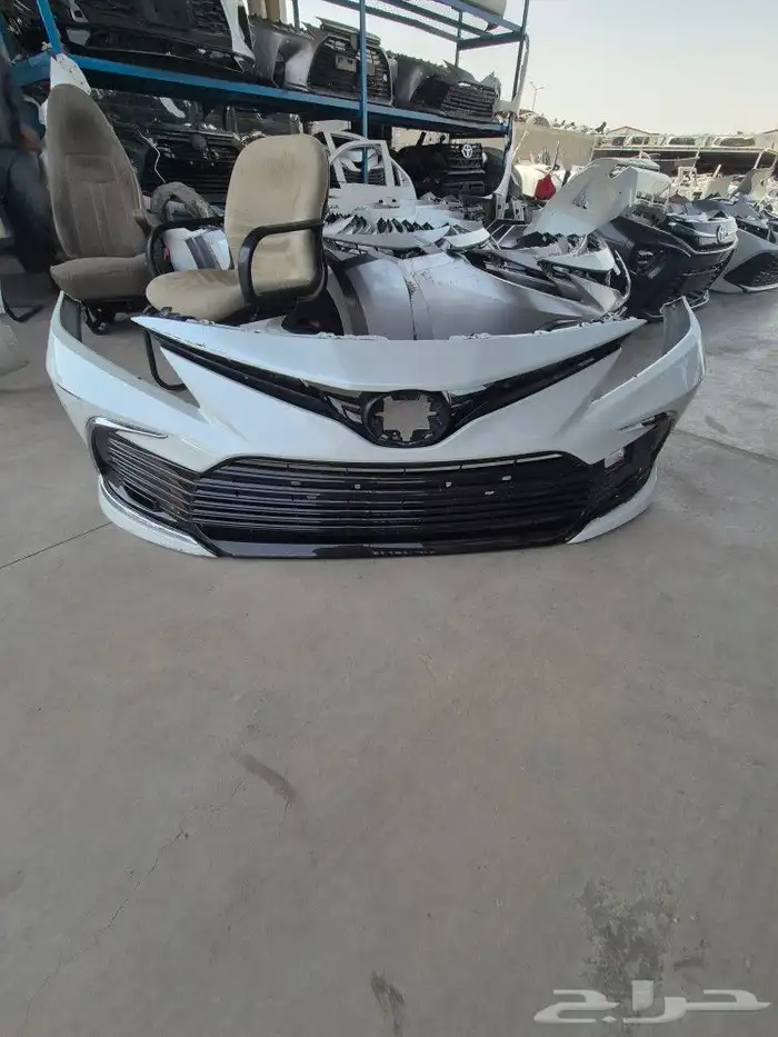 صدام كامري 24 ابيض لؤلؤي كامل مع اغراضه وكاله نظييف 1