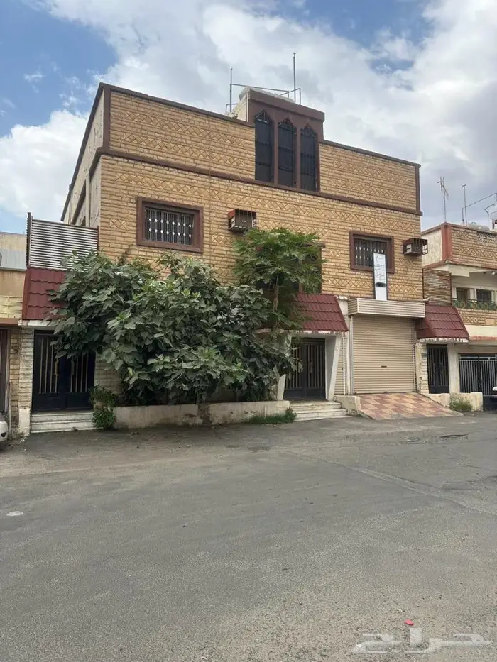 عمارة للبيع في شارع الملك فهد حي الشرفية 0