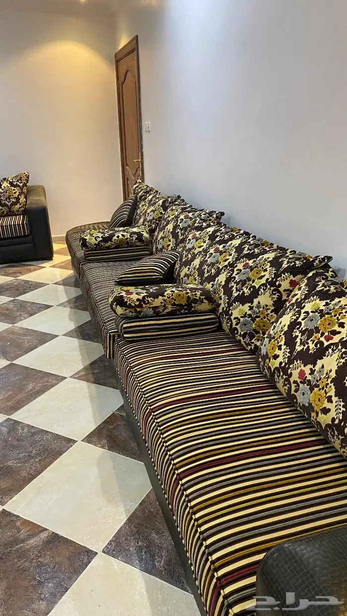 كنب بحاله ممتازه 2