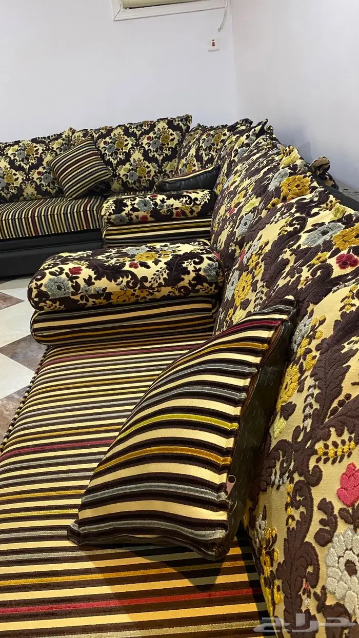 كنب بحاله ممتازه 4