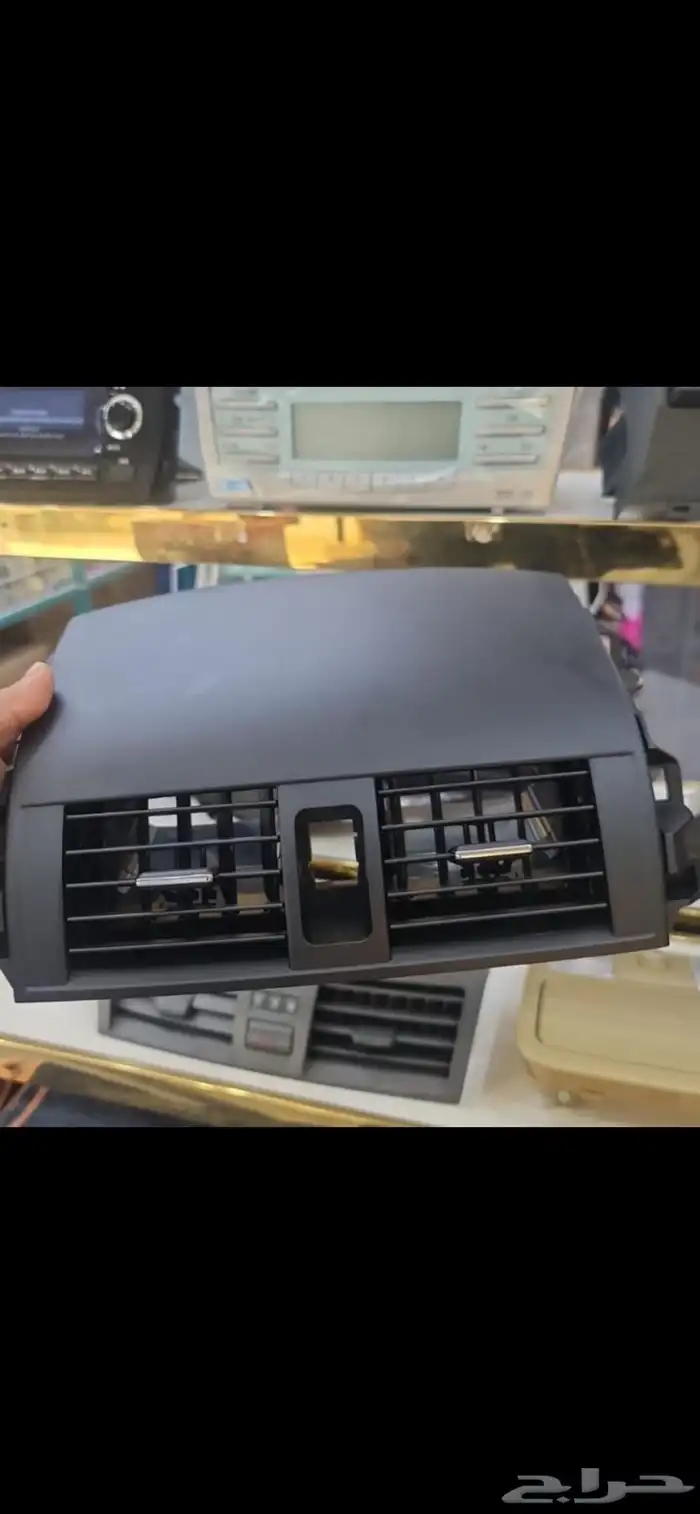 القطع الداخليه للسيارات ريش مكيف وفرميكه جير و شماسات وغيره. 58