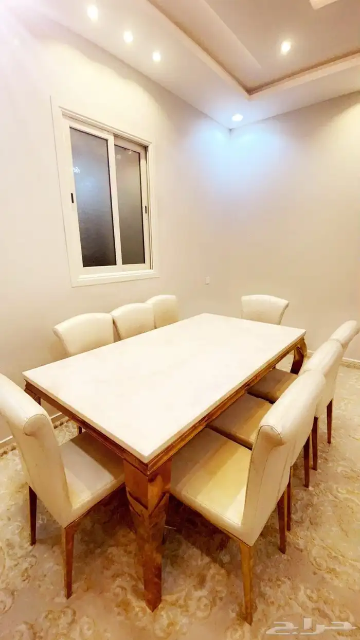 طاولة طعام 1