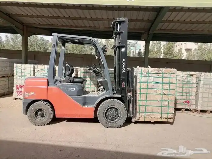 رافعة شوكية فوركلفت للايجار تاجير رافعات شوكية 6
