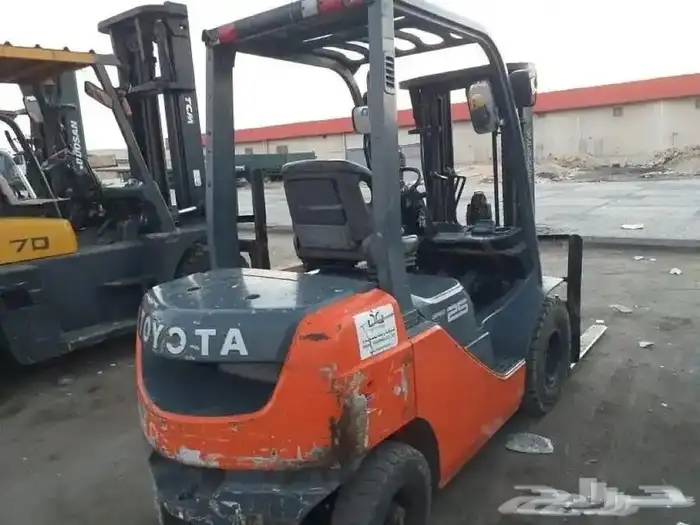 رافعة شوكية فوركلفت للايجار تاجير رافعات شوكية 1