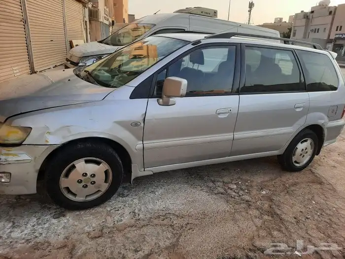 متسوبيشي سبيس واجون للبيع 3