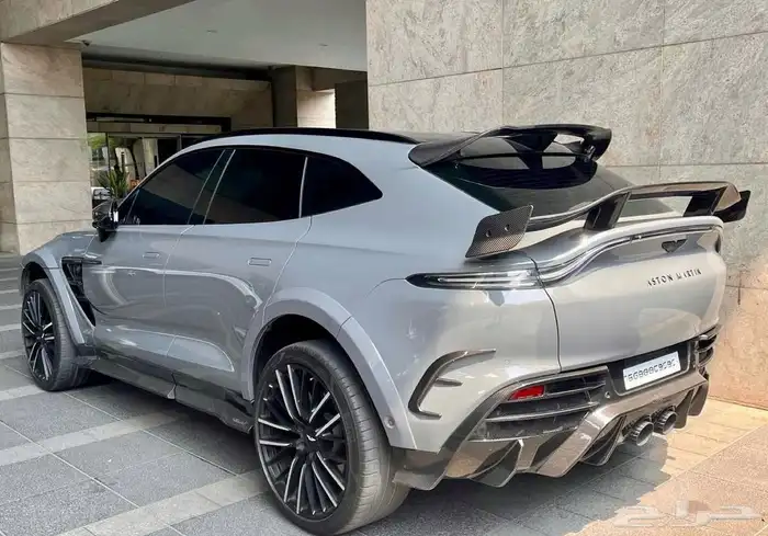 جناح استون مارتن DBX 4