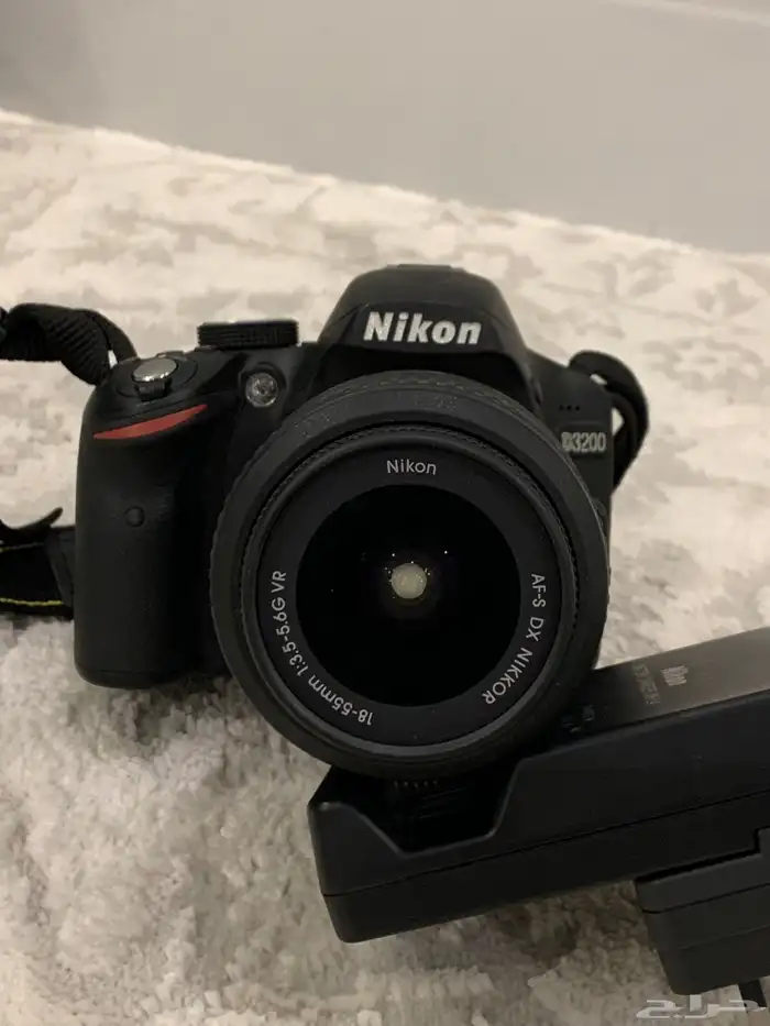 كاميرا nikon 3200 مع اغراضها 1