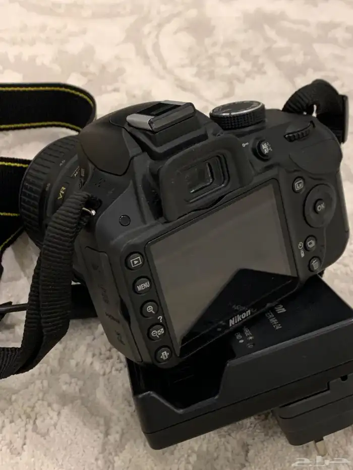 كاميرا nikon 3200 مع اغراضها 2