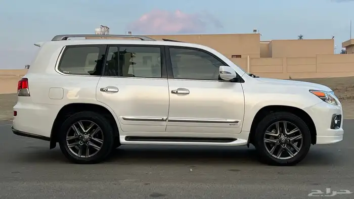 لكزس 2012 LX570 ممشى قليل 4