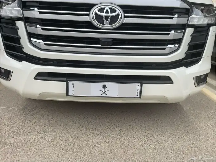 قاعدة لوحة امامية لاندكروزر 2022 و 2023 و 2024 و 2025 0
