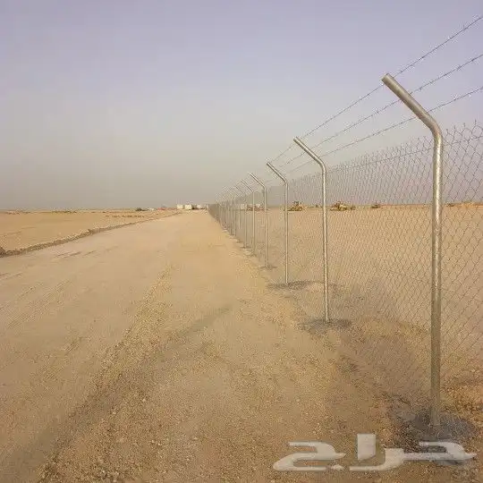 نحنو نقوم بتوريد وتركيب جميع انواع الشبوك مزارع كسرات ملاعب 6
