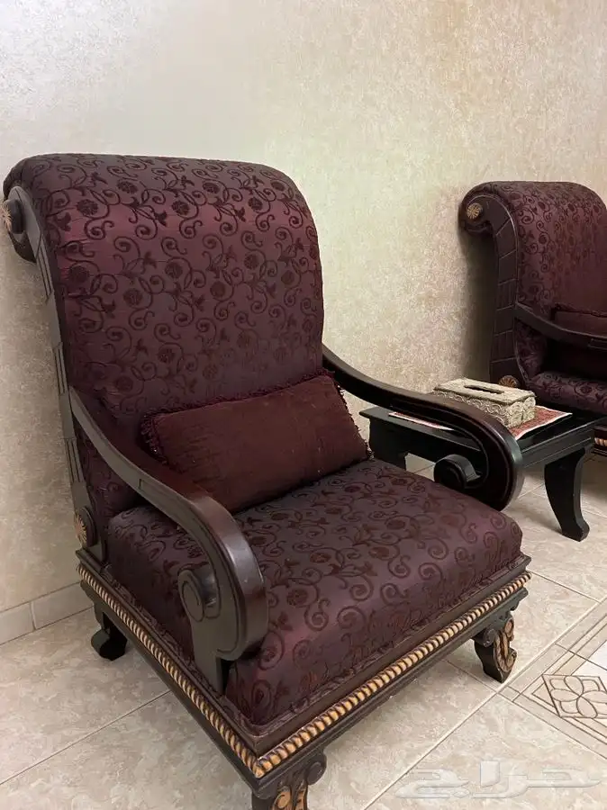 طقم كنب للبيع جودته عاليه ولون مميز 2