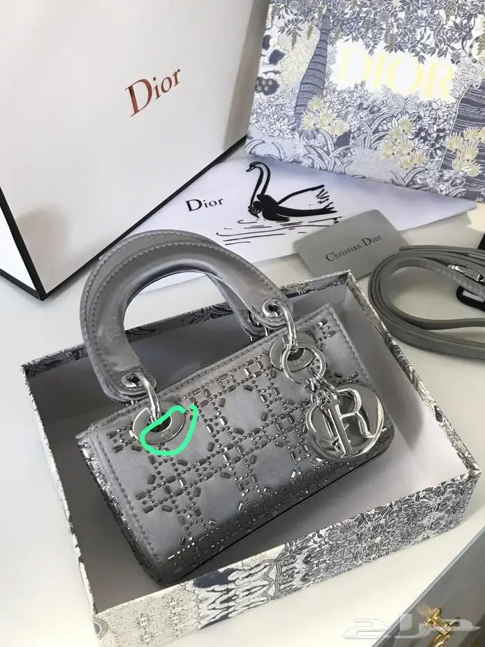كشخة نسائية مع شنط Diior طبق اصل شنطة ماركة عالمية مع ملحقات 20