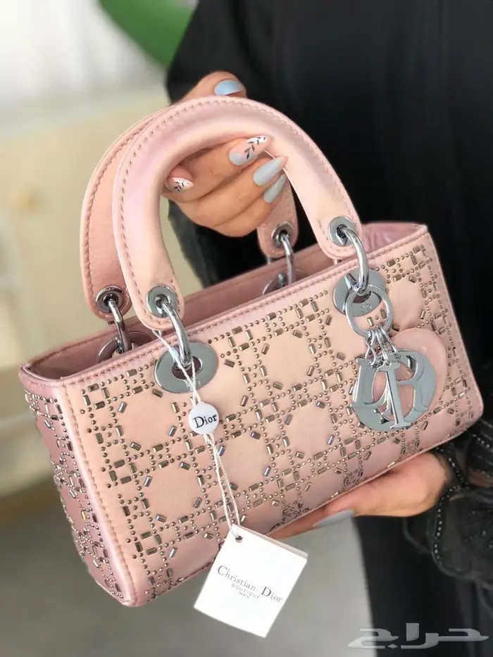 كشخة نسائية مع شنط Diior طبق اصل شنطة ماركة عالمية مع ملحقات 35
