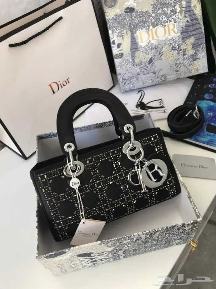 كشخة نسائية مع شنط Diior طبق اصل شنطة ماركة عالمية مع ملحقات 43