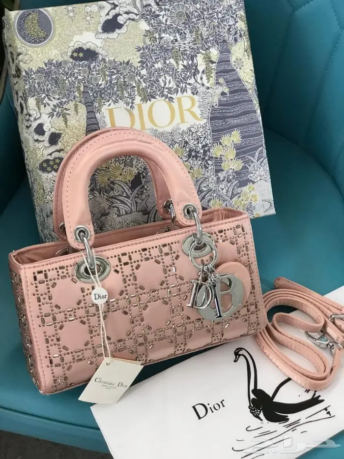 كشخة نسائية مع شنط Diior طبق اصل شنطة ماركة عالمية مع ملحقات 45