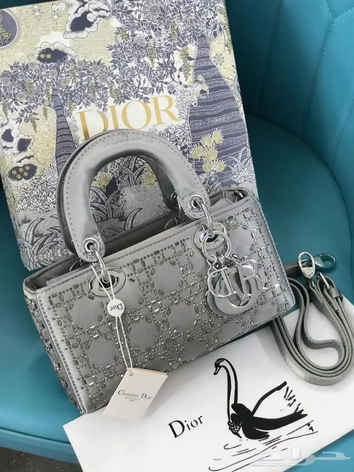 كشخة نسائية مع شنط Diior طبق اصل شنطة ماركة عالمية مع ملحقات 36