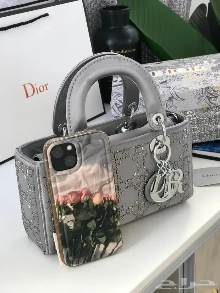 كشخة نسائية مع شنط Diior طبق اصل شنطة ماركة عالمية مع ملحقات 46